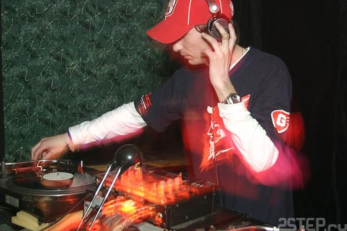   - DJ FStep @   -  74
