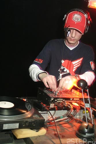   - DJ FStep @   -  87
